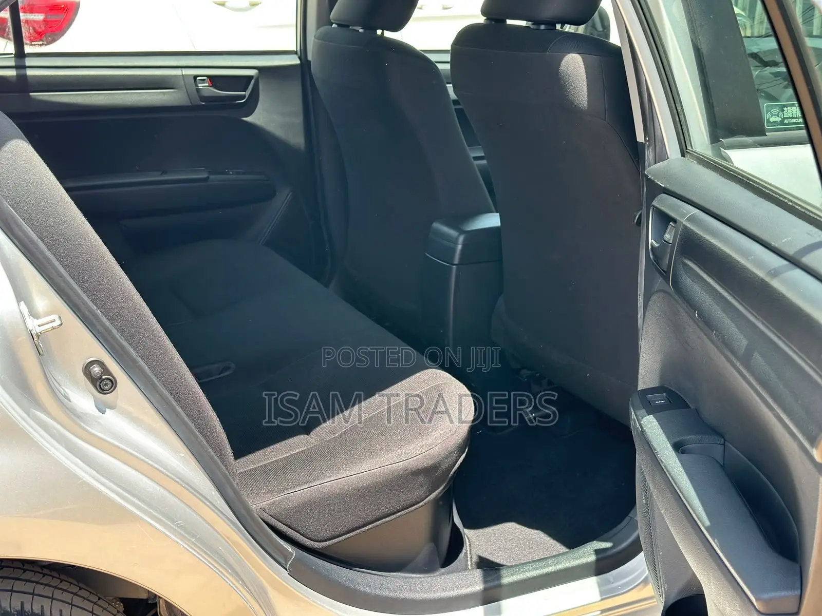 Toyota Axio 1.5 Hybrid 2WD 2020 Silver