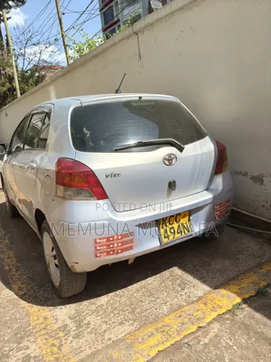 Toyota Vitz 2008 Silver