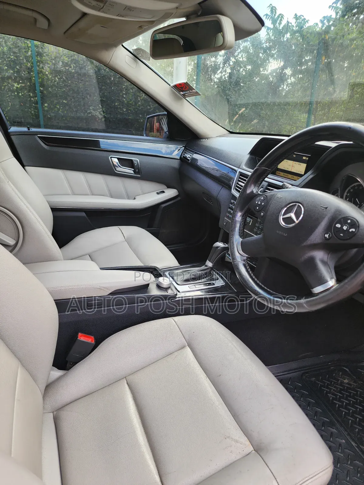 Mercedes-Benz E200 2009 Silver
