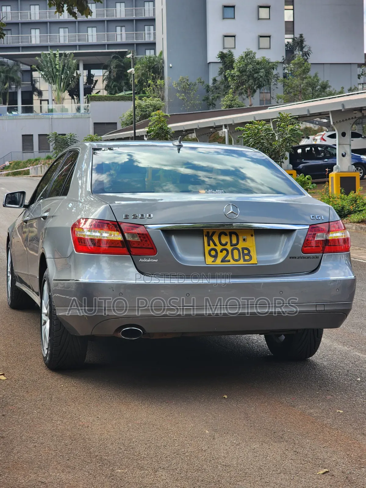 Mercedes-Benz E200 2009 Silver