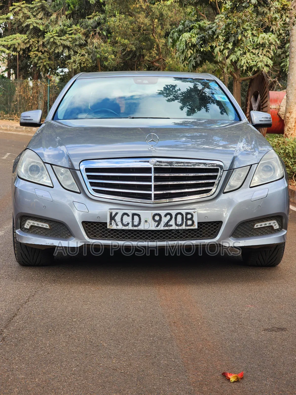 Mercedes-Benz E200 2009 Silver