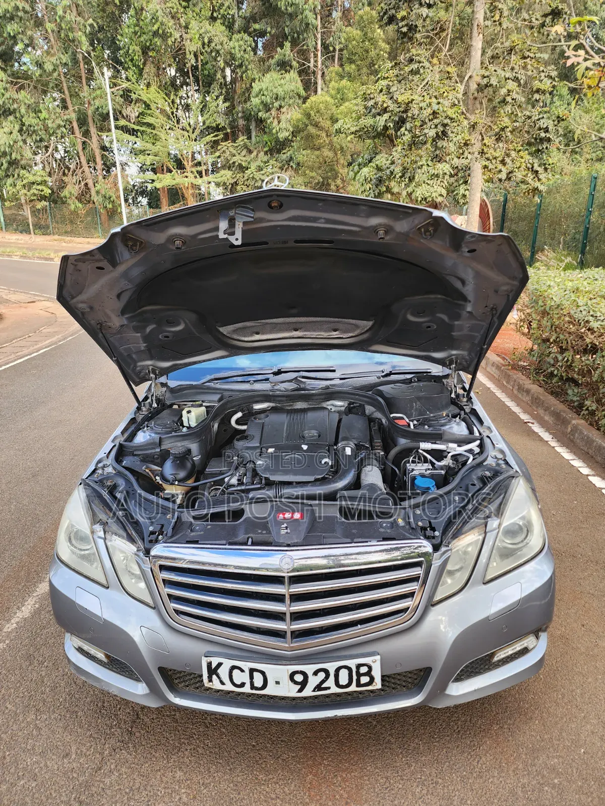Mercedes-Benz E200 2009 Silver