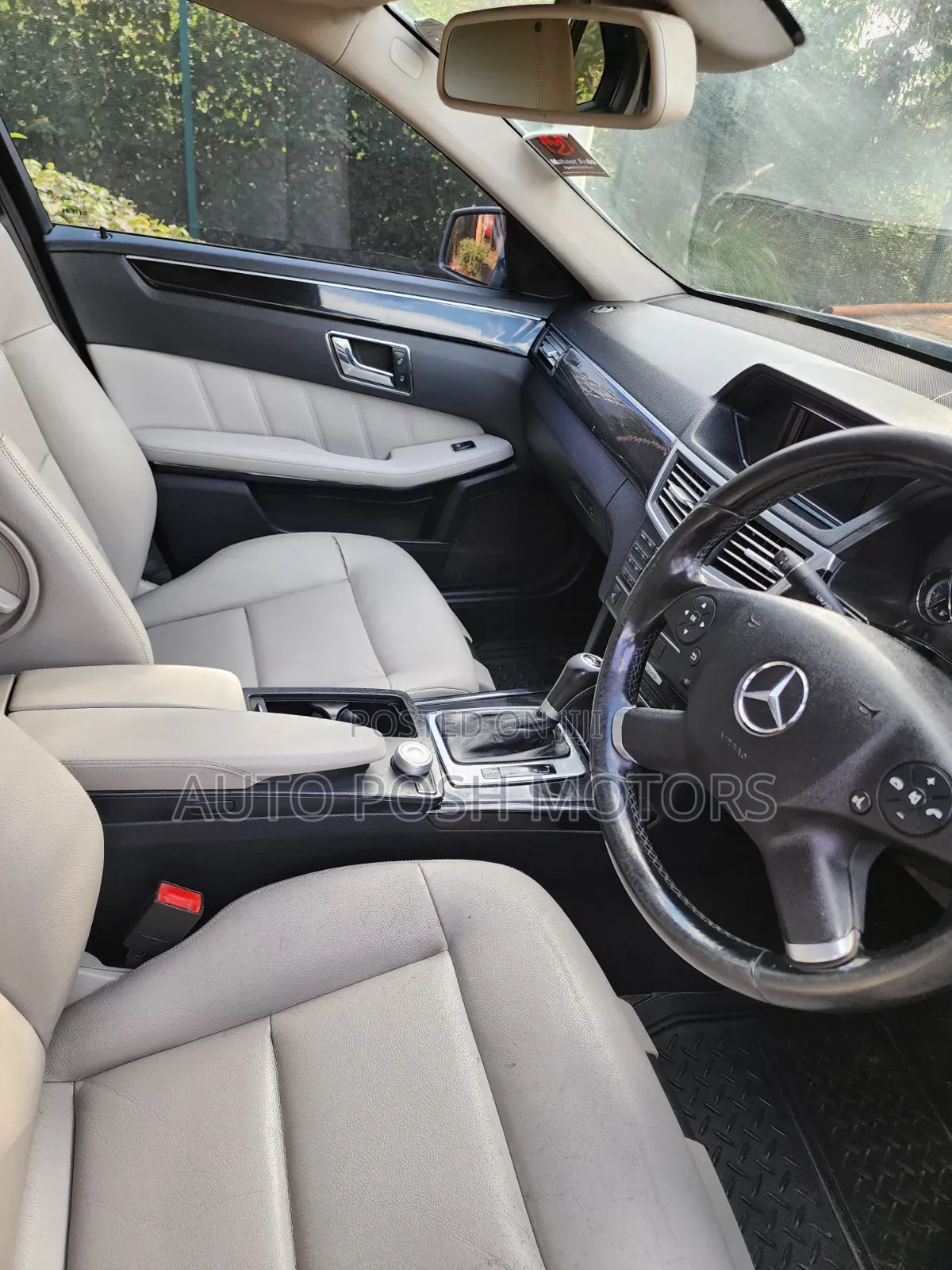 Mercedes-Benz E200 2009 Silver