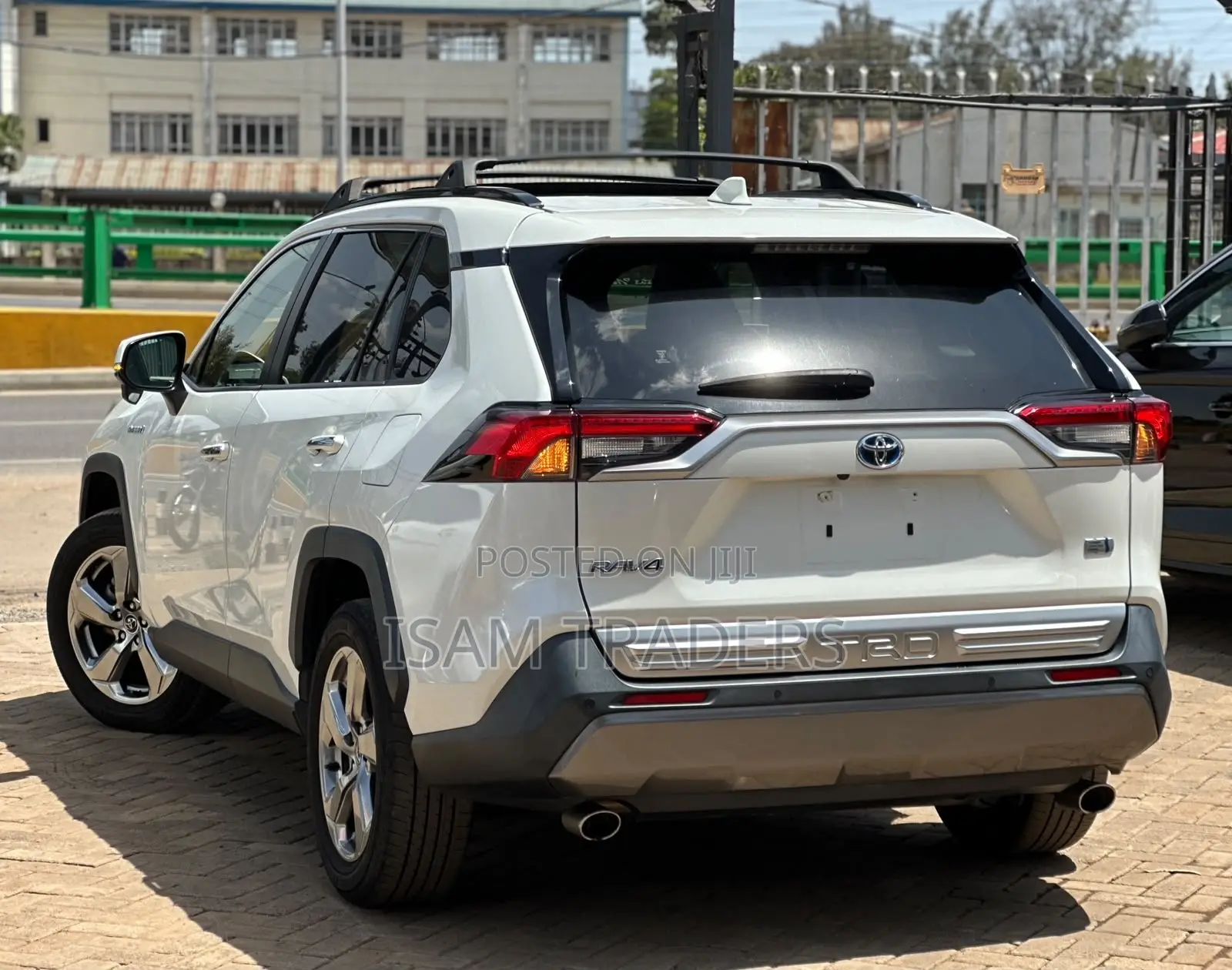 Toyota RAV4 XLE Premium AWD 2019 Pearl