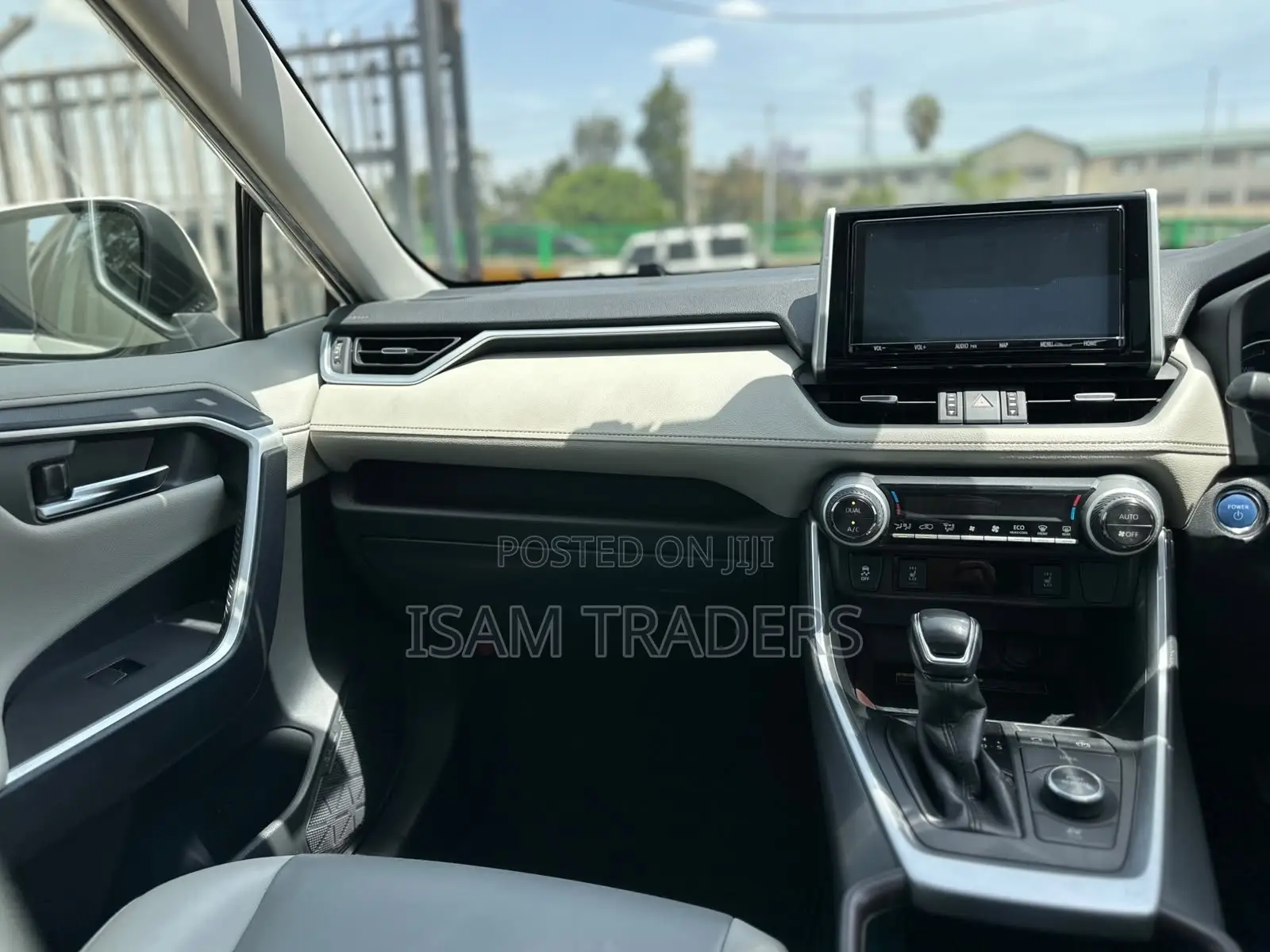 Toyota RAV4 XLE Premium AWD 2019 Pearl