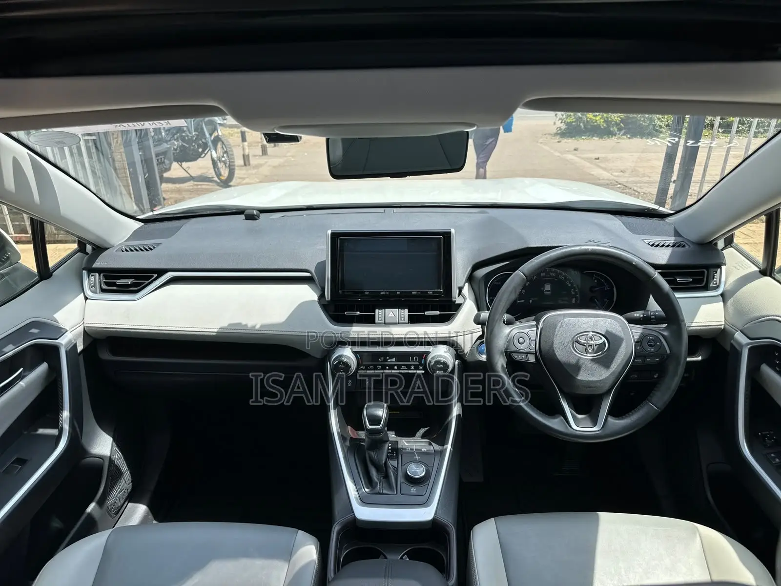 Toyota RAV4 XLE Premium AWD 2019 Pearl