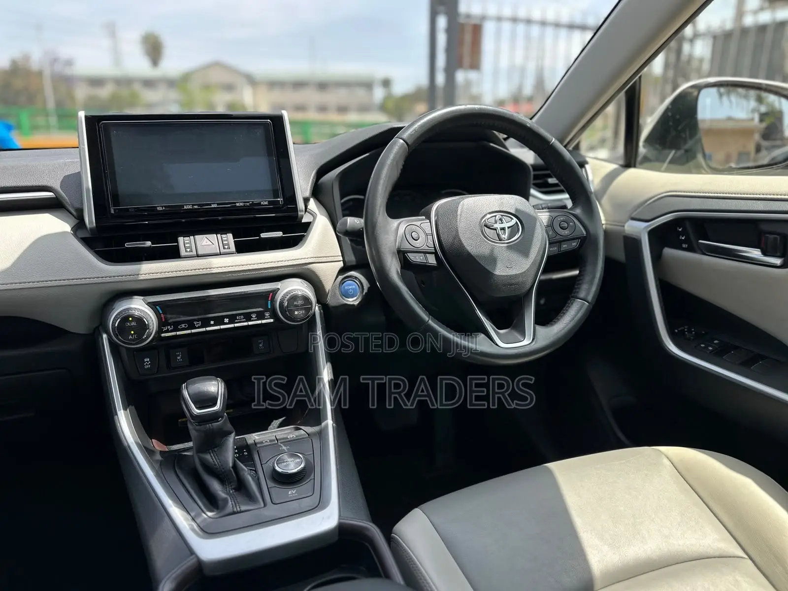 Toyota RAV4 XLE Premium AWD 2019 Pearl