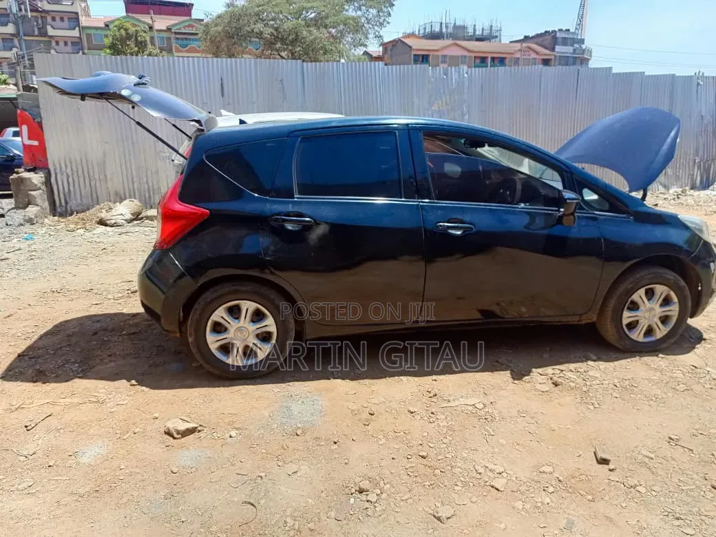 Nissan Note 2015 Black