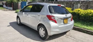 Toyota Vitz 2015 Gray