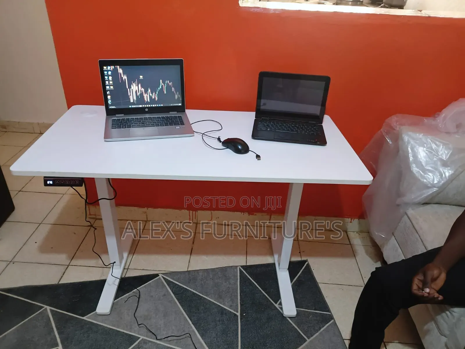 Laptop MODERN DESK With Height Adjustable