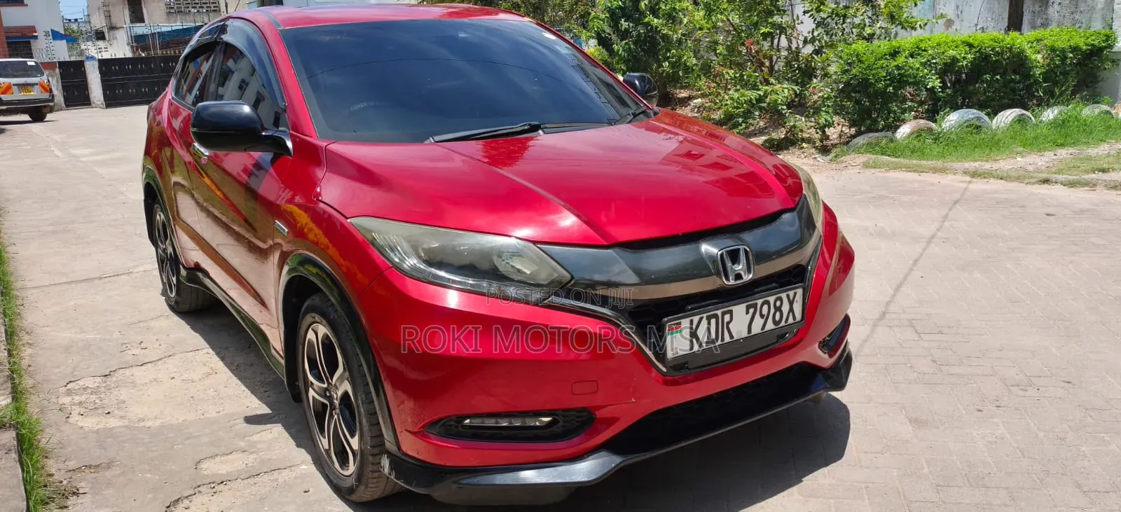 Honda Vezel 2018 Maroon