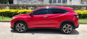 Honda Vezel 2018 Maroon