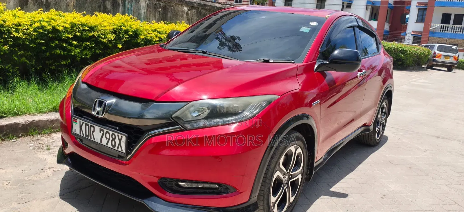 Honda Vezel 2018 Maroon