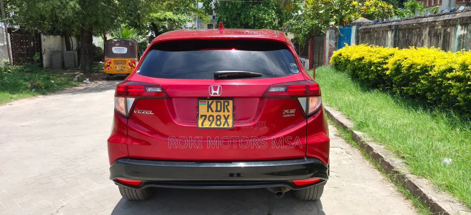 Honda Vezel 2018 Maroon