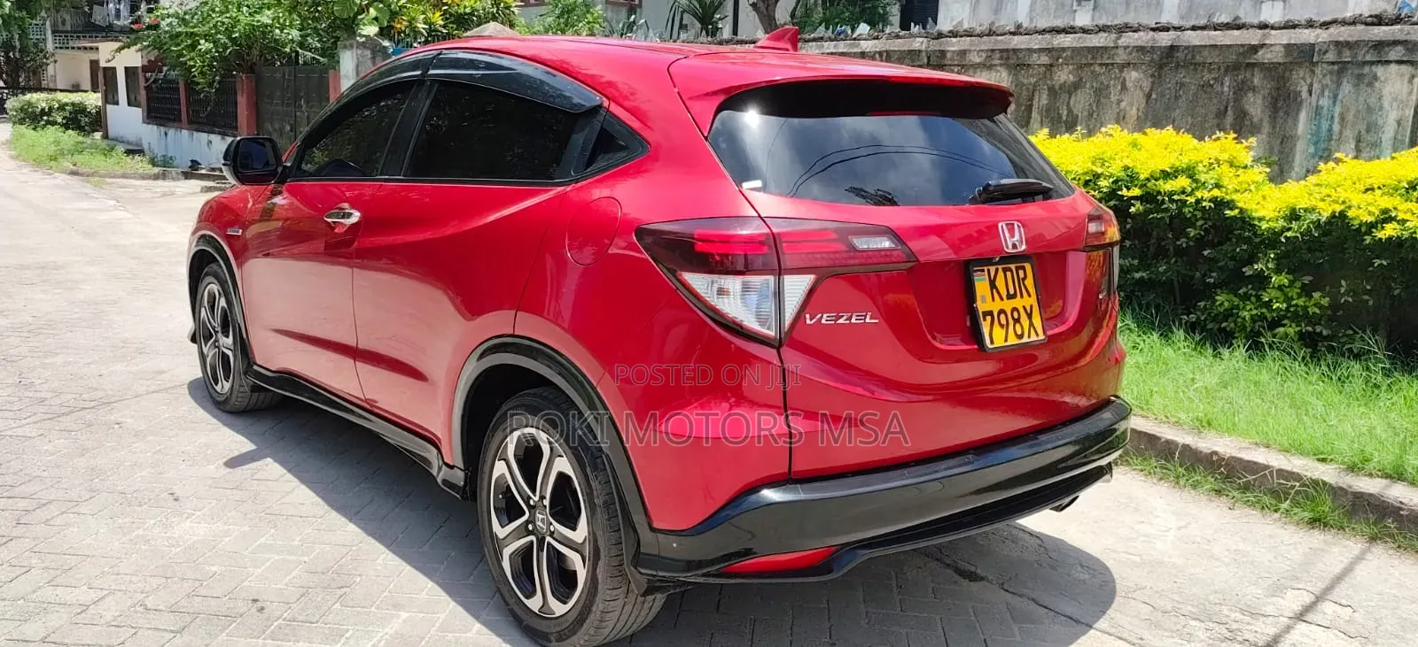 Honda Vezel 2018 Maroon