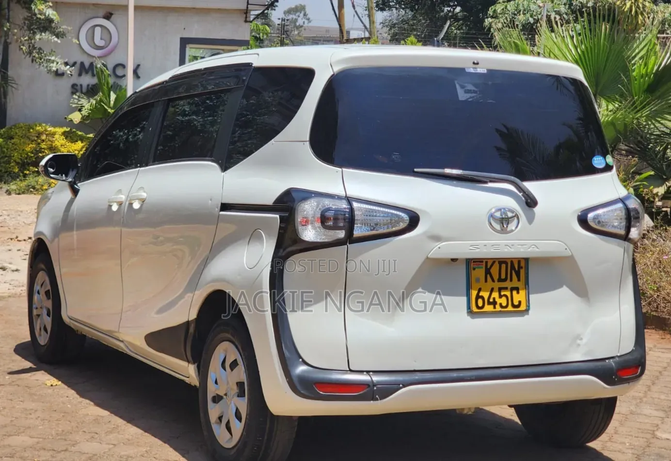 Toyota Sienta 2016 White