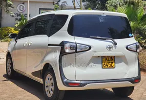 Toyota Sienta 2016 White