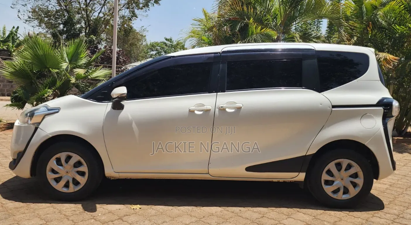 Toyota Sienta 2016 White