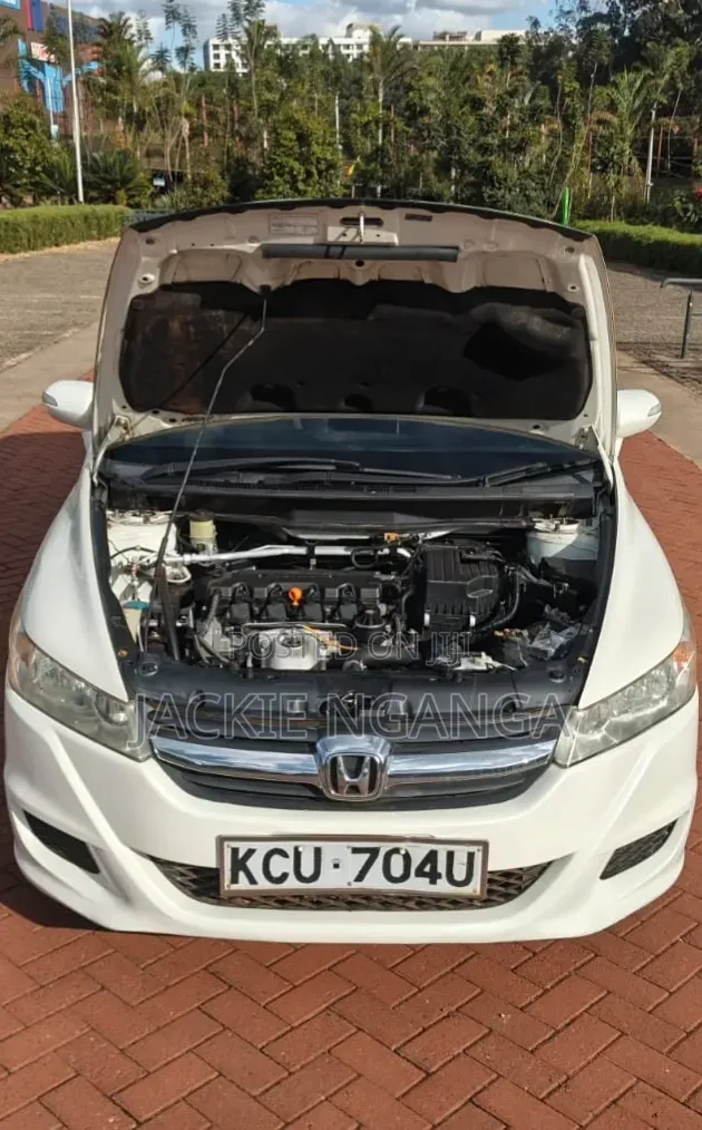 Honda Stream 2013 White