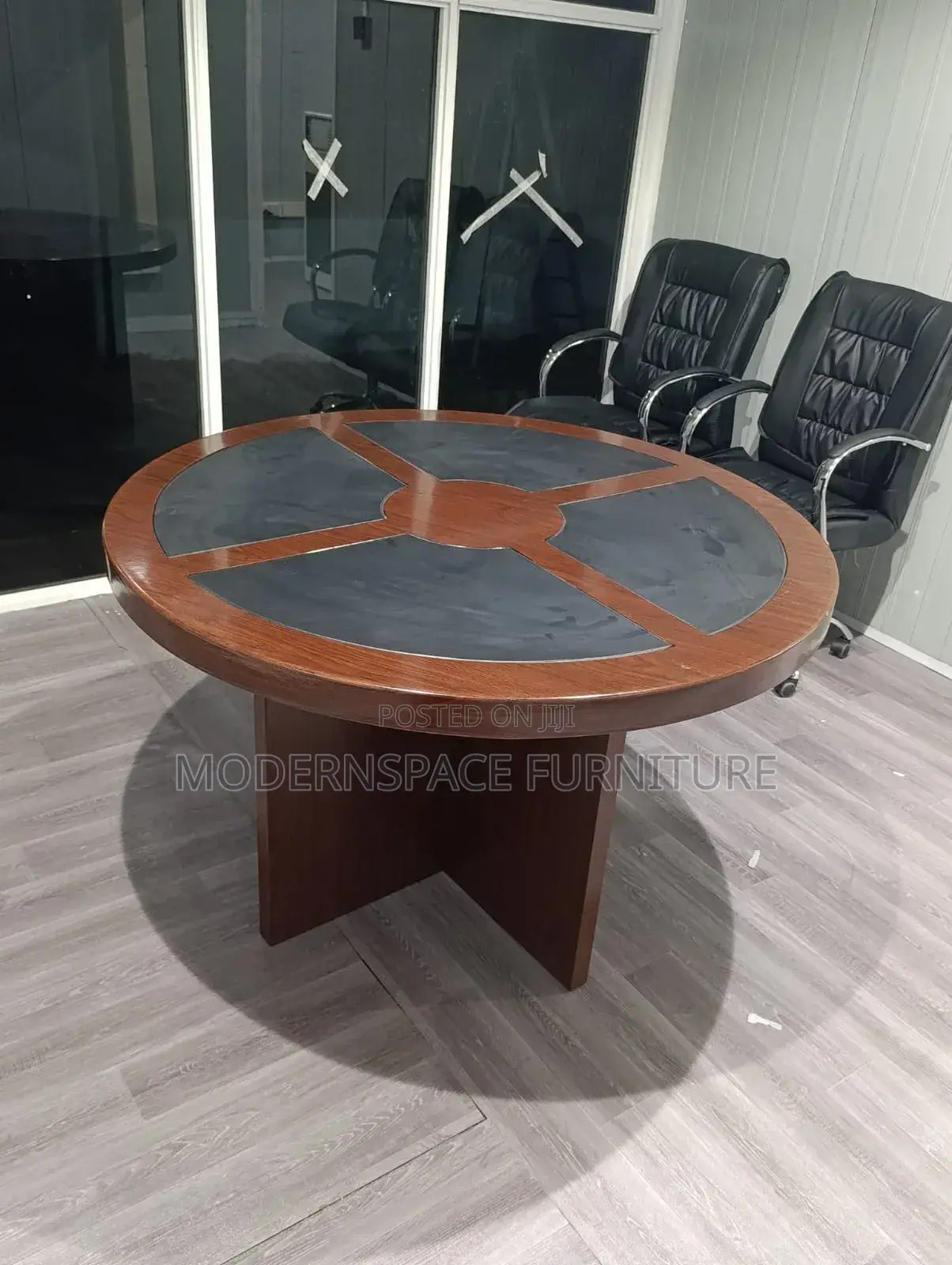 Round Boardroom Meeting Table