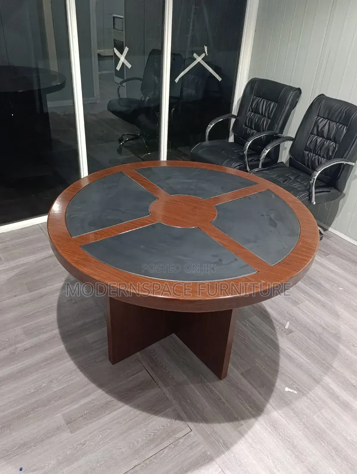 Round Boardroom Meeting Table