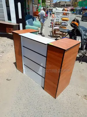 Modern White Reception Counter With Wood Accent