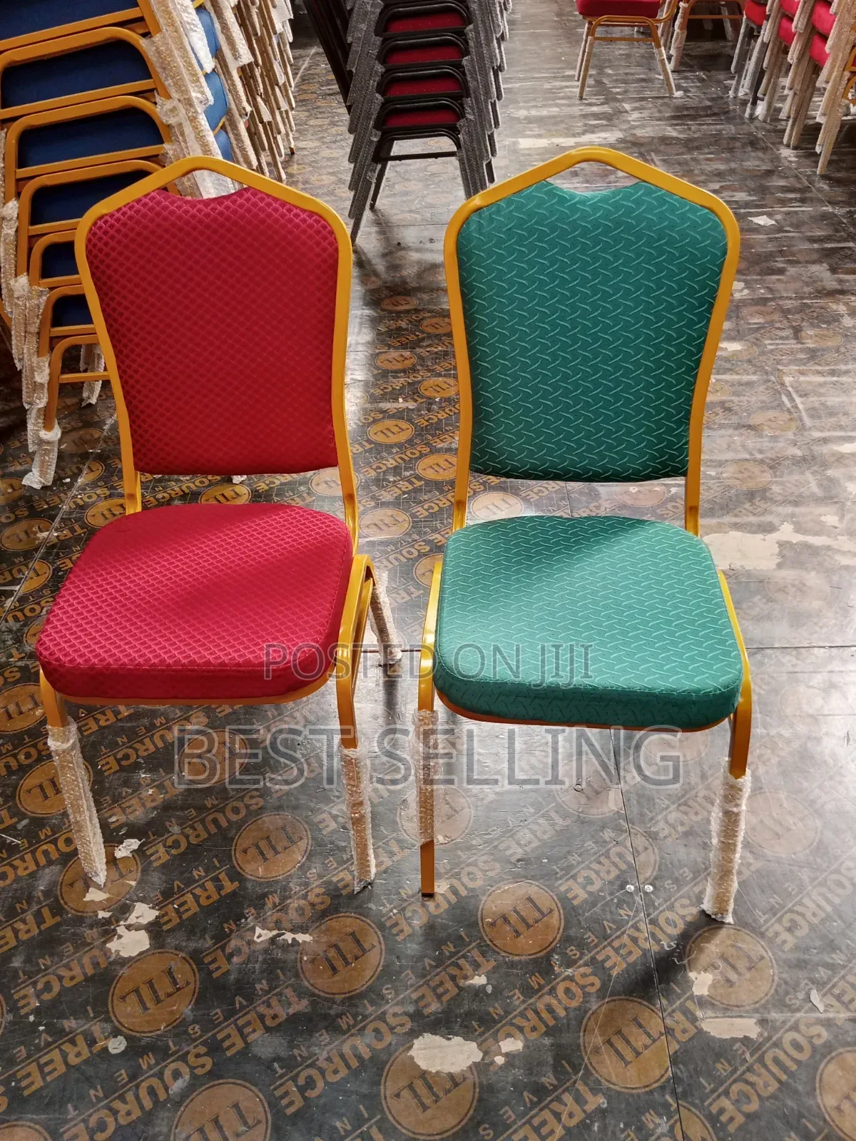 Multiple Colors Elegant Banquet Chairs With Hard Frame