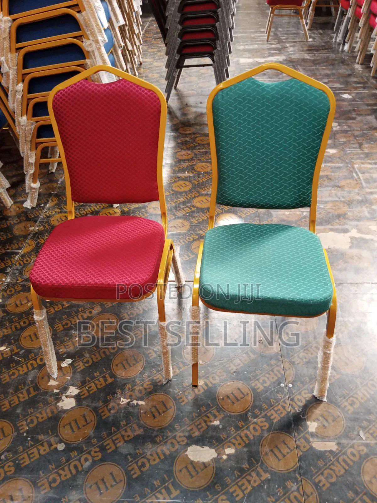 Multiple Colors Elegant Banquet Chairs With Hard Frame