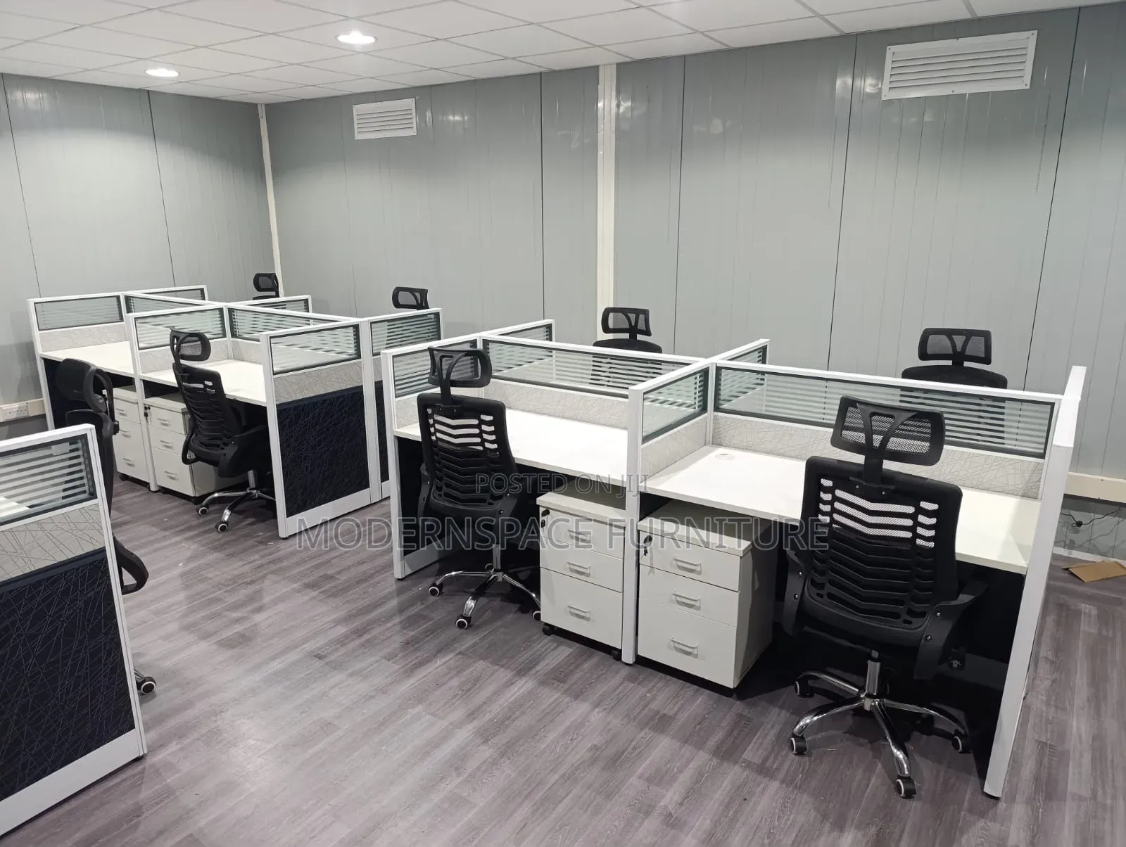 4 Way Office Working Station With Partitions