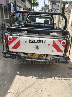 Isuzu D-MAX 2010 White