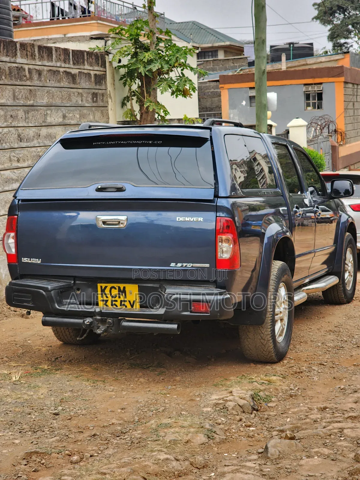 Isuzu D-MAX 2010 Blue