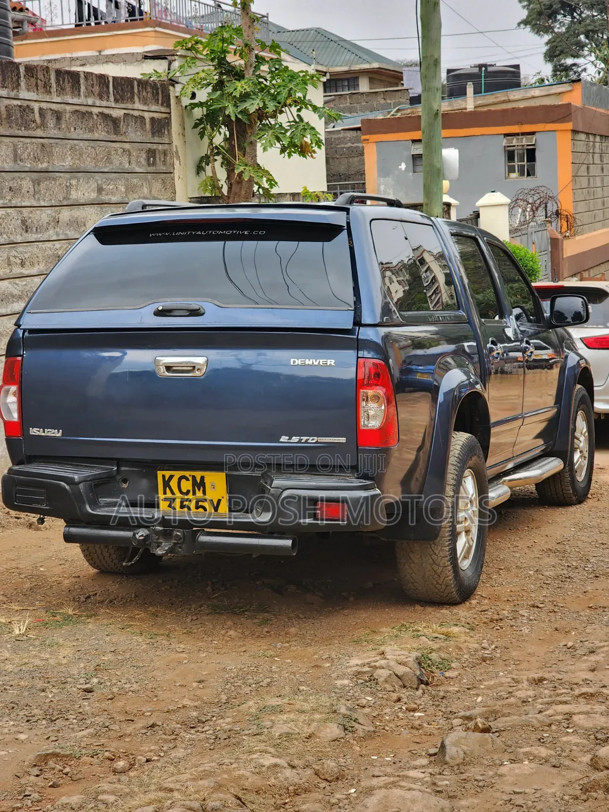 Isuzu D-MAX 2010 Blue