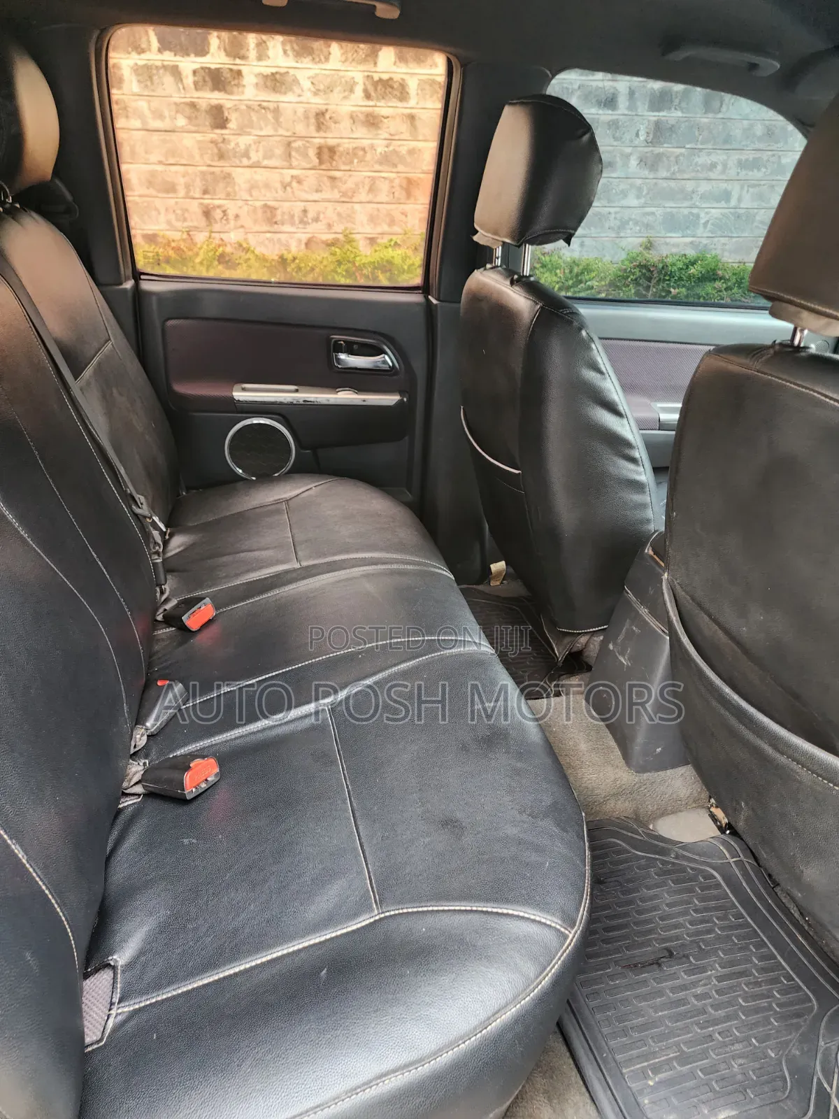 Isuzu D-MAX 2010 Blue