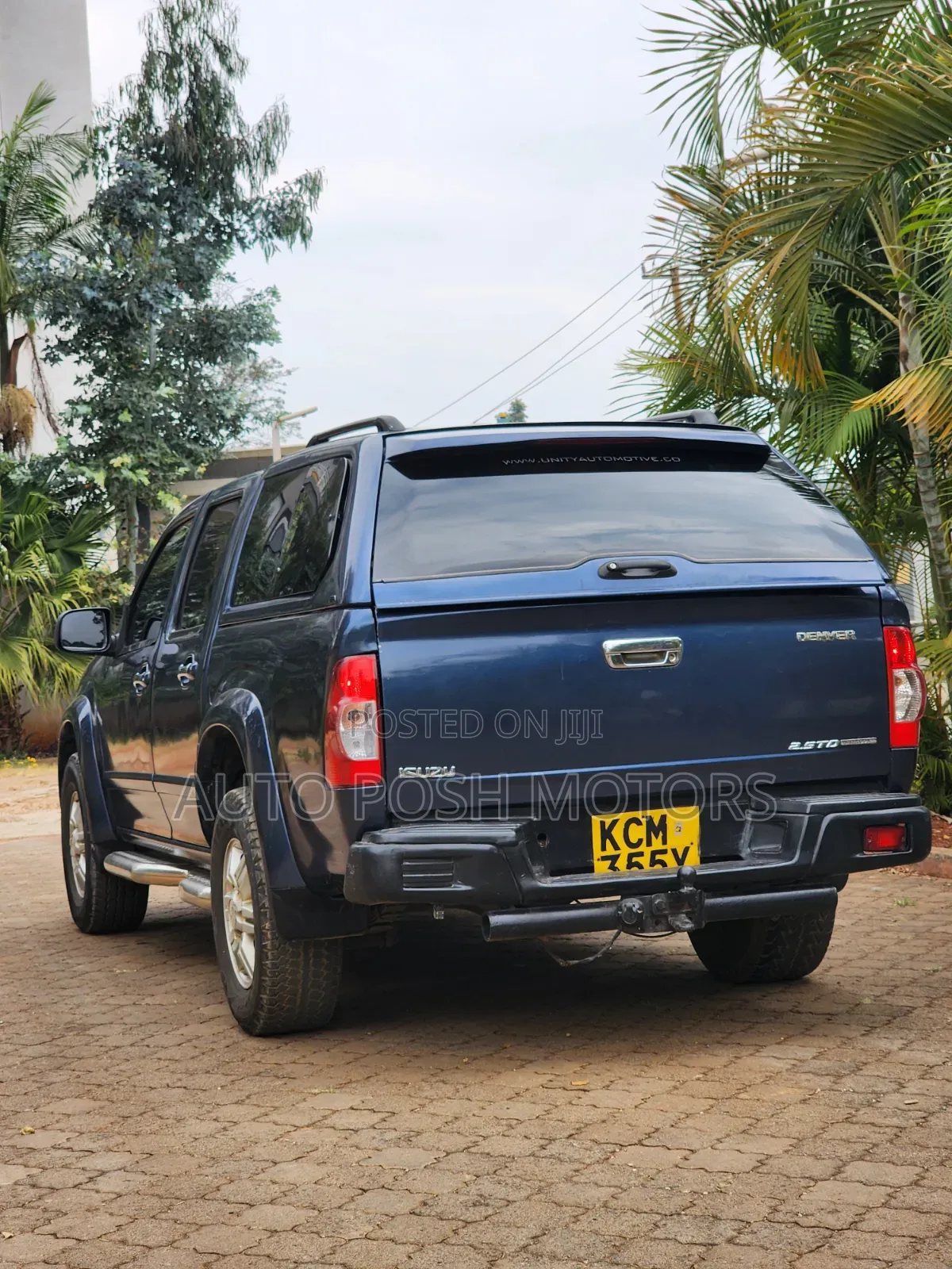 Isuzu D-MAX 2010 Blue