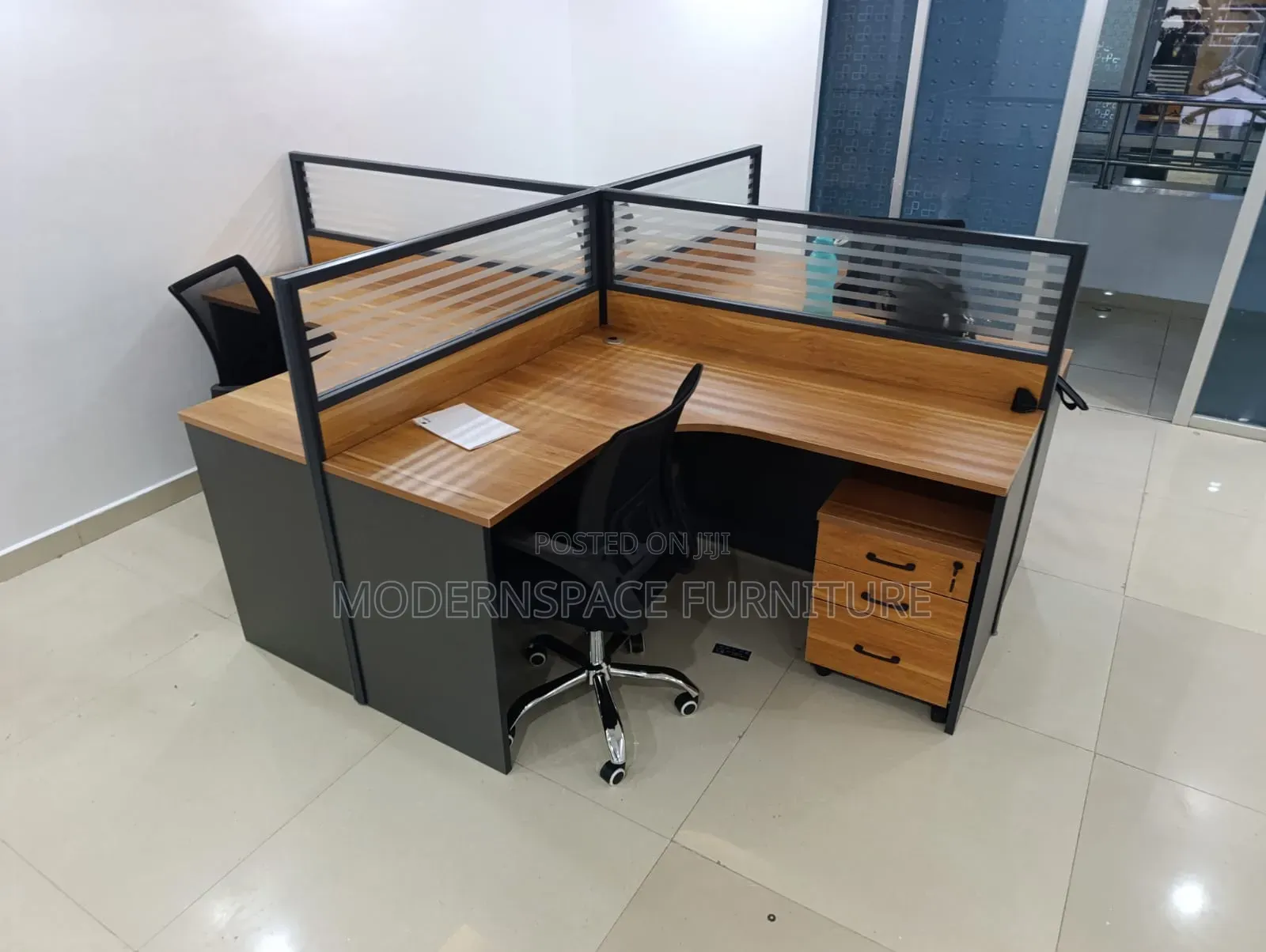 4-Seater Office Workstation