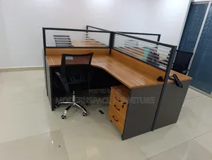 4-Seater Office Workstation