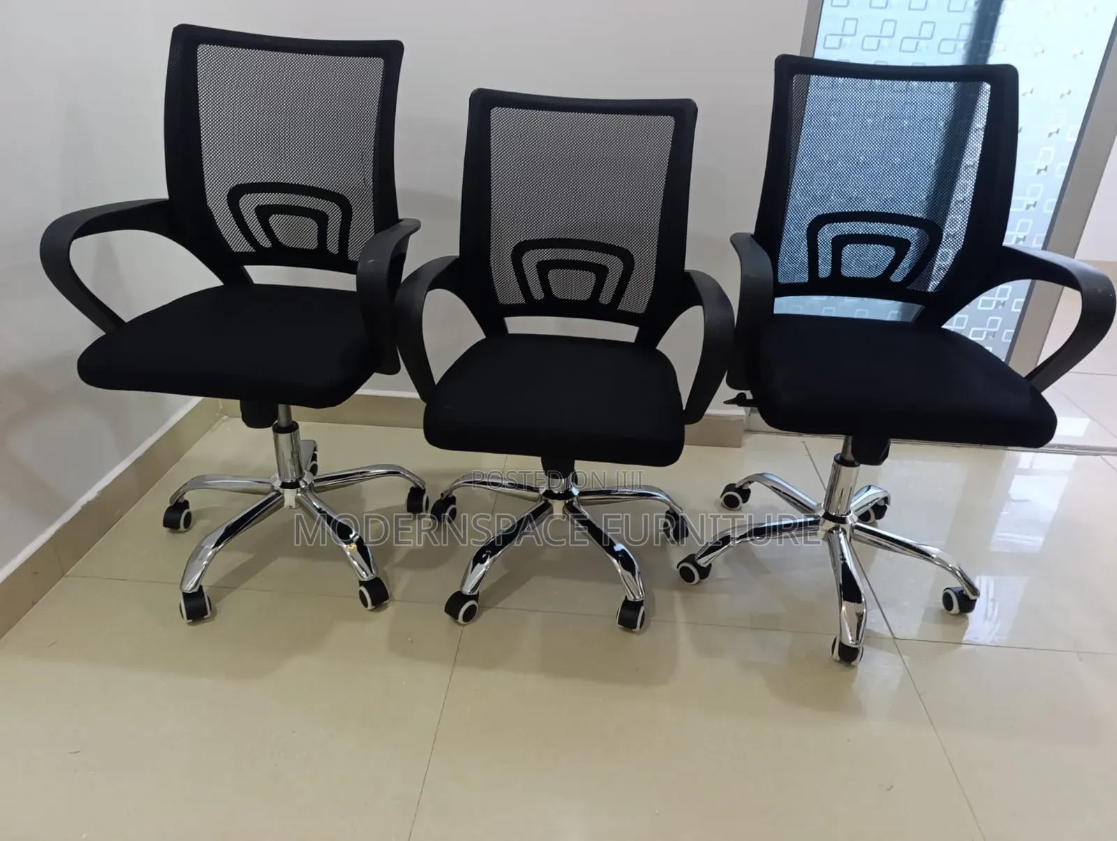 Black Mesh Office Chairs