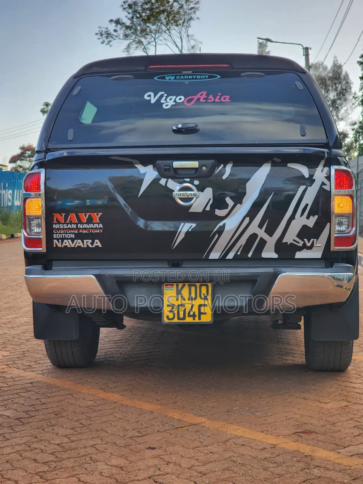 Nissan Navara 2019 Black