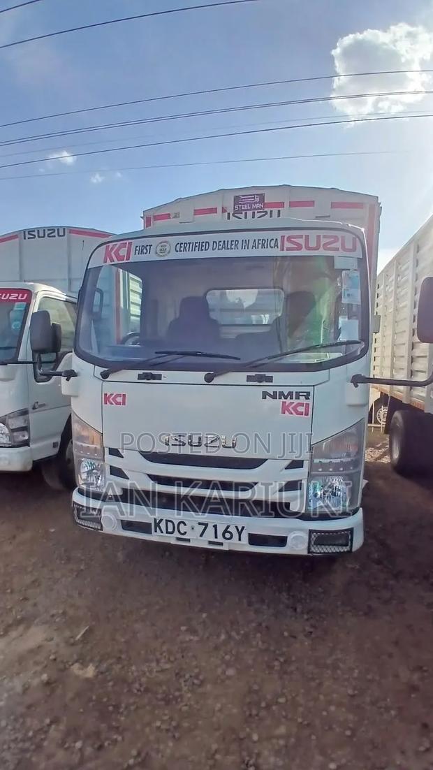 Isuzu NMR 2021 White