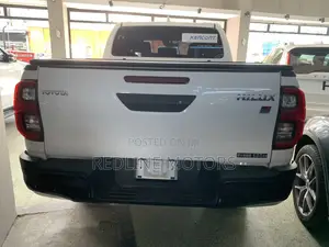 Toyota Hilux Revo Double Cab Deisel 2.4 AWD 2019 White