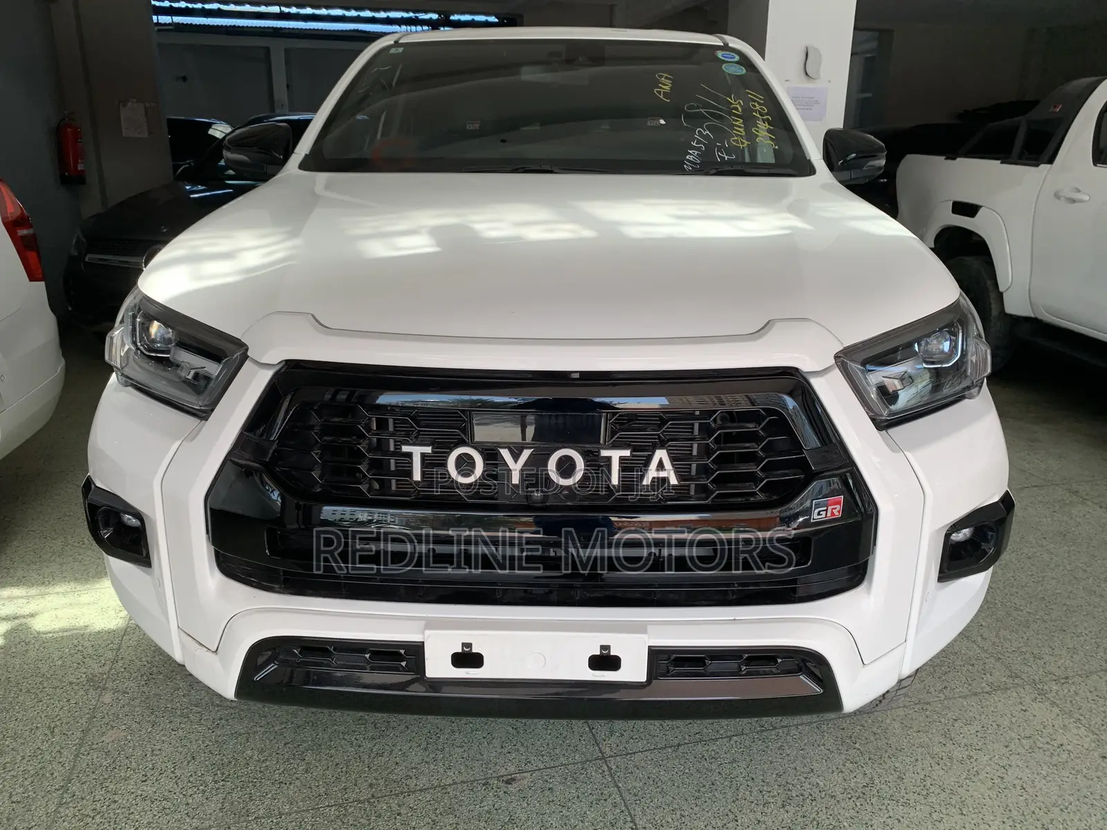 Toyota Hilux Revo Double Cab Deisel 2.4 AWD 2019 White