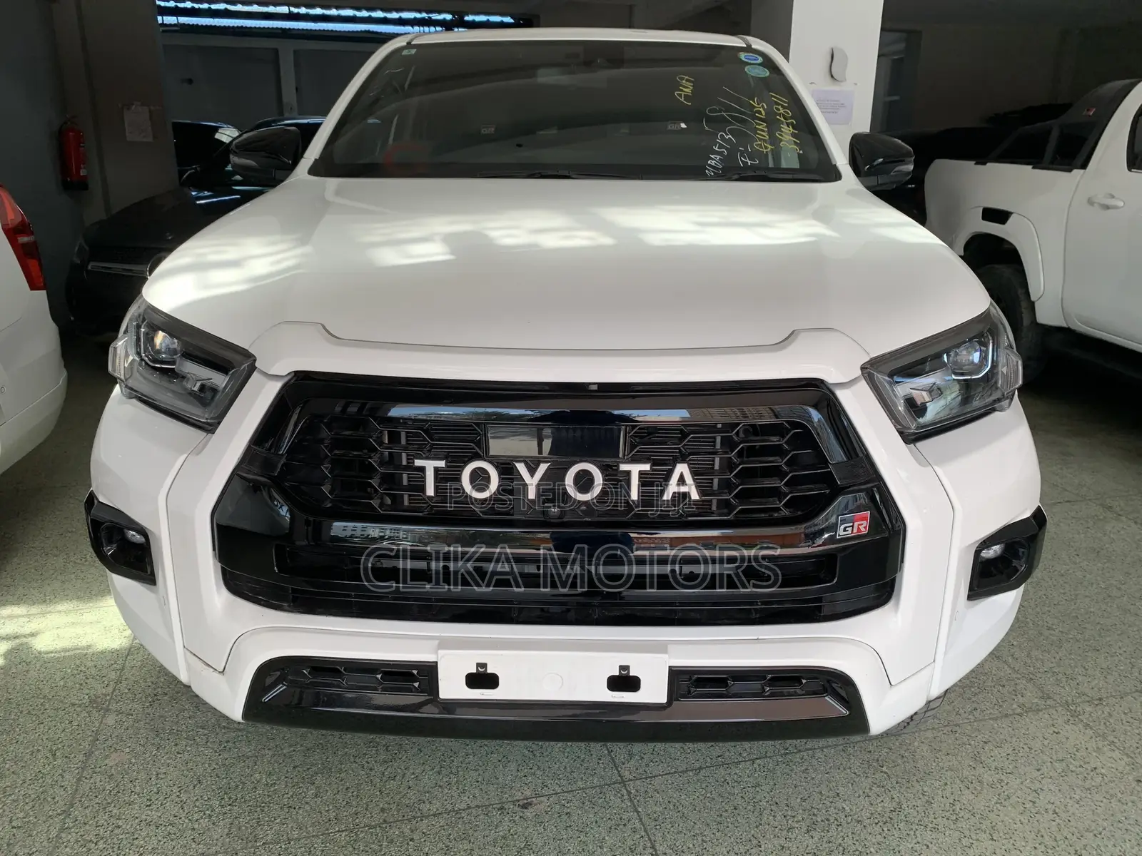 Toyota Hilux Revo Double Cab Deisel 2.4 AWD 2019 White