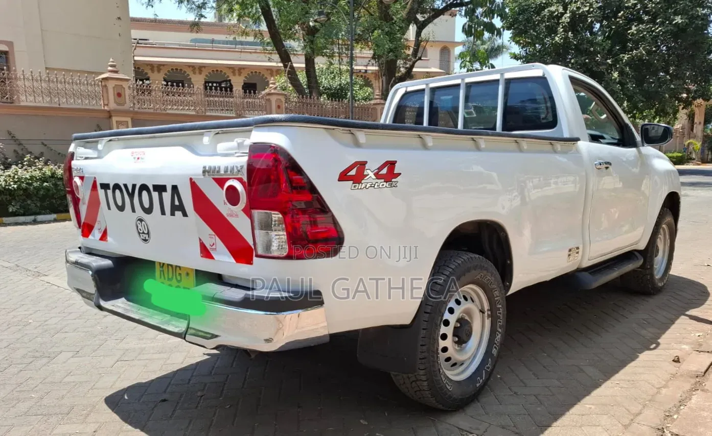 Toyota Hilux 2017 White