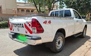 Toyota Hilux 2017 White