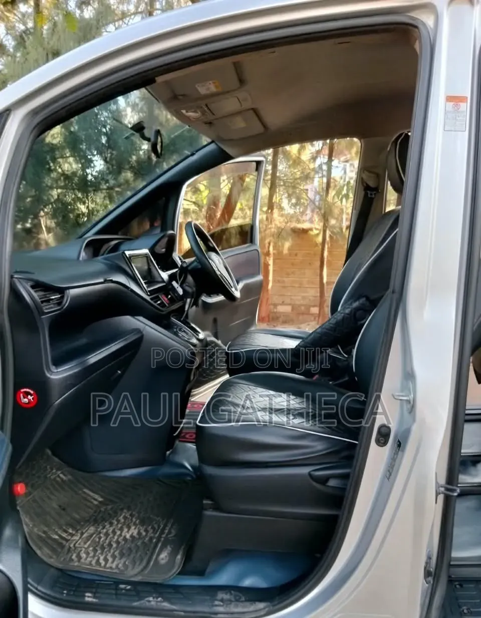 Toyota Noah 2016 Silver