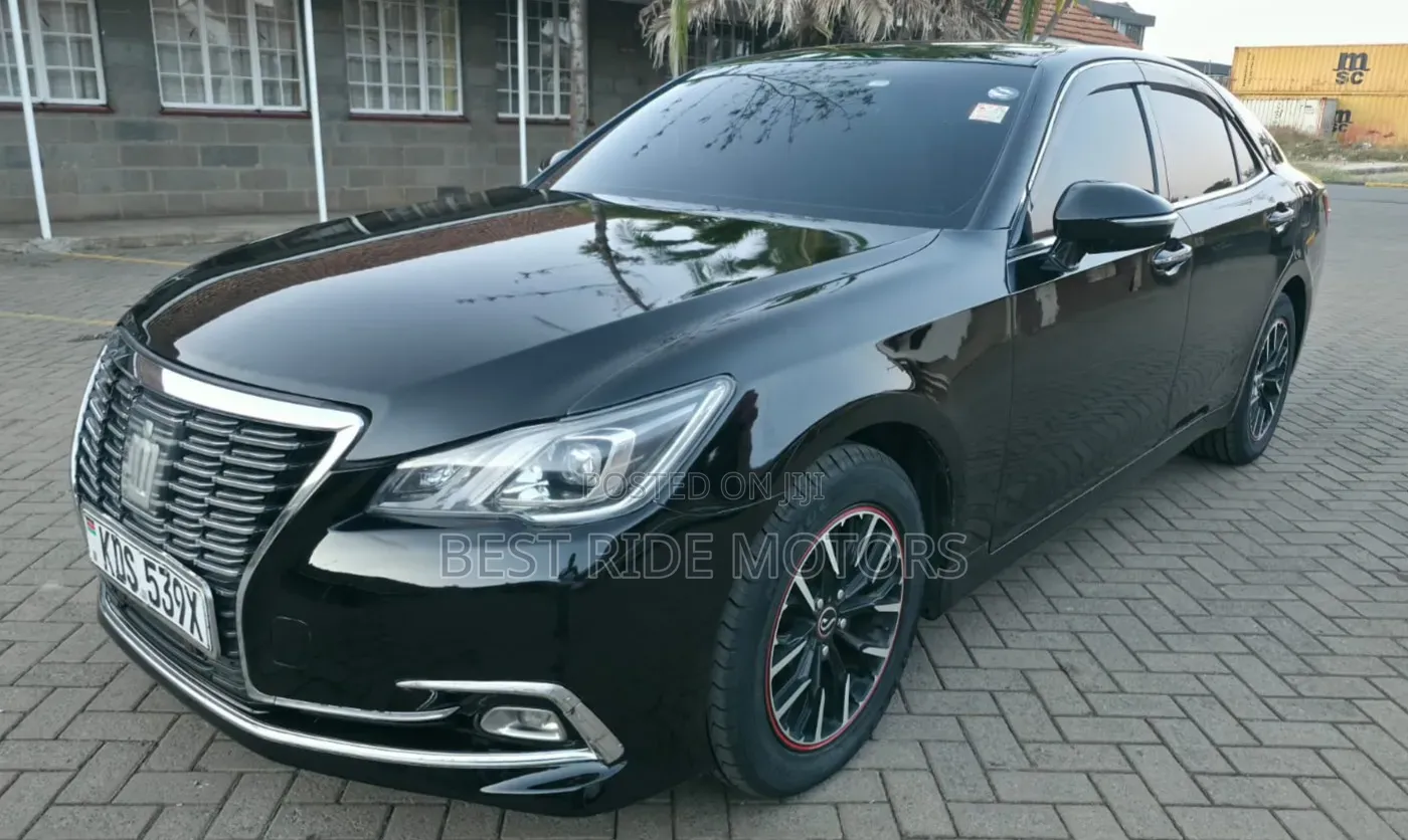 Toyota Crown 2016 Black