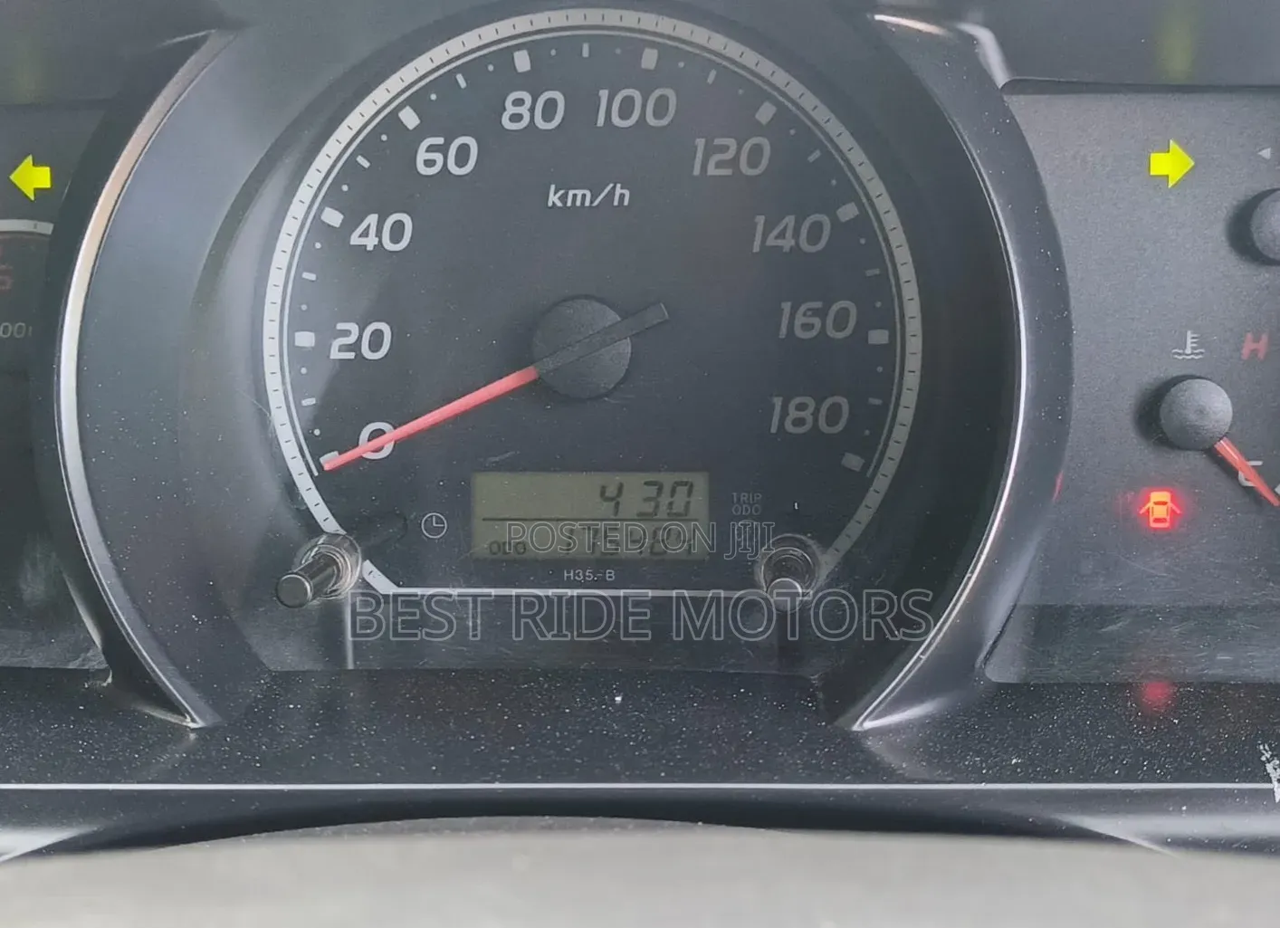 Toyota HiAce 2014 Silver