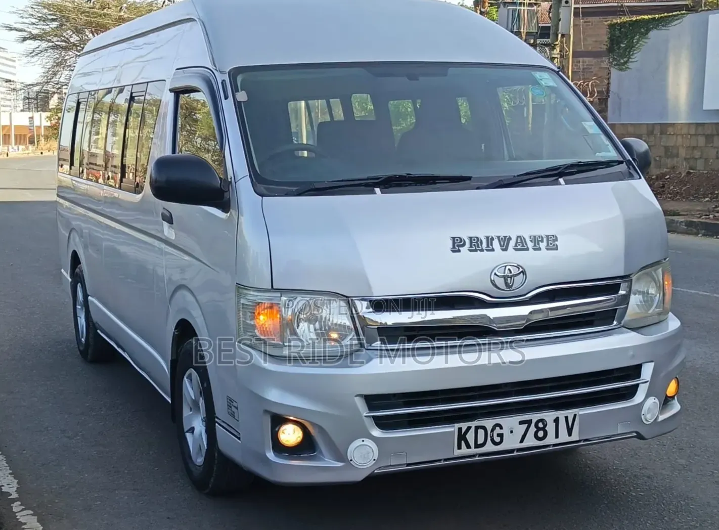 Toyota HiAce 2014 Silver
