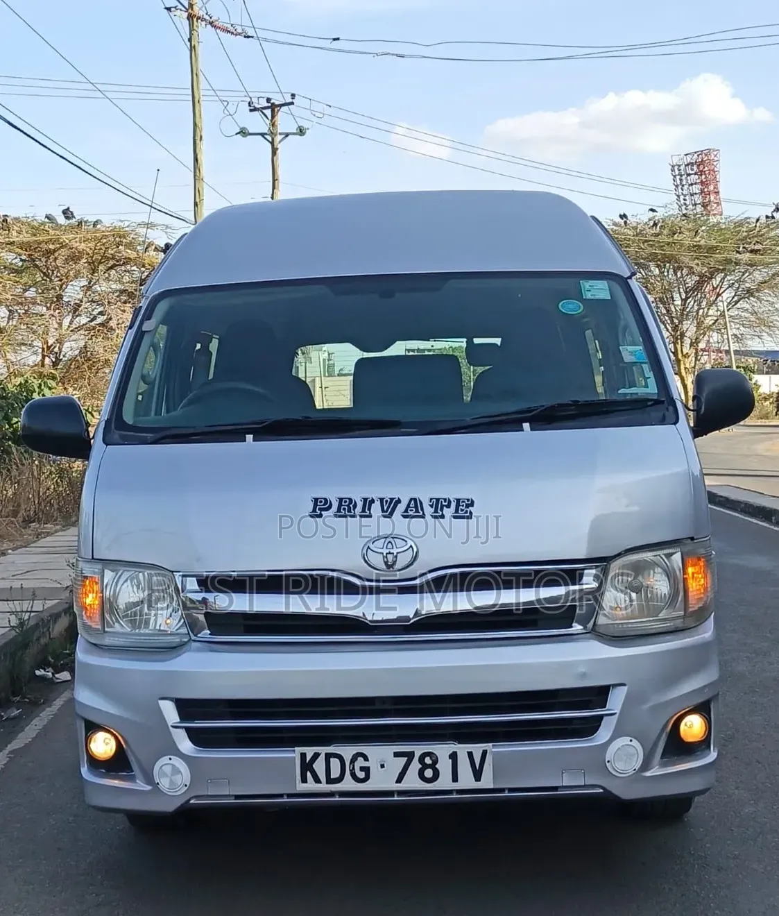 Toyota HiAce 2014 Silver
