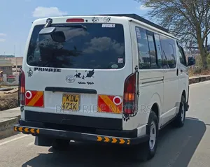Toyota HiAce 2015 Silver